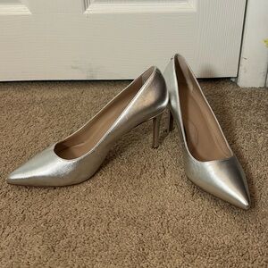 Banana Republic 8-Hour Silver Pumps